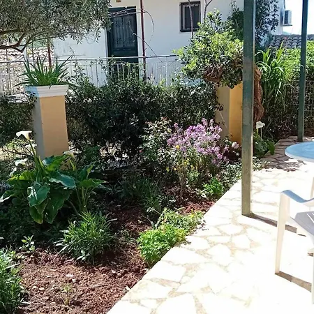 Zervou House North Corfu Semesterbostad Loútsai